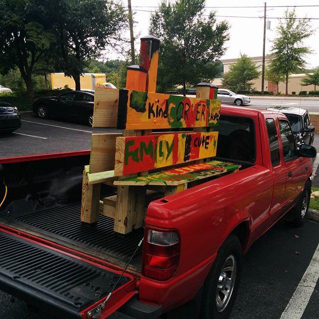 drawchange's tweet image. The compassion corner is ready to be delivered to the shelter! We&apos;re on our way! #Compassi… ift.tt/1KdqreN