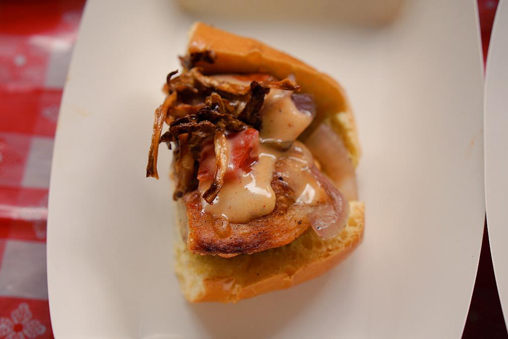 AversaPR's tweet photo. So many great dogs, we can't decide our fav @southbowlphilly @bridgetfoys @TaproomOn19th @TwistedTailPhl #dogdays15 http://t.co/JKbqLwP72l