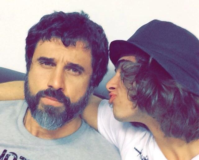 DreamsPerina's tweet photo. 'Eu tenho um amor, que prometo sempre amar"
 #RafaelEstamoscomVoce http://t.co/FoeAC8kUqL