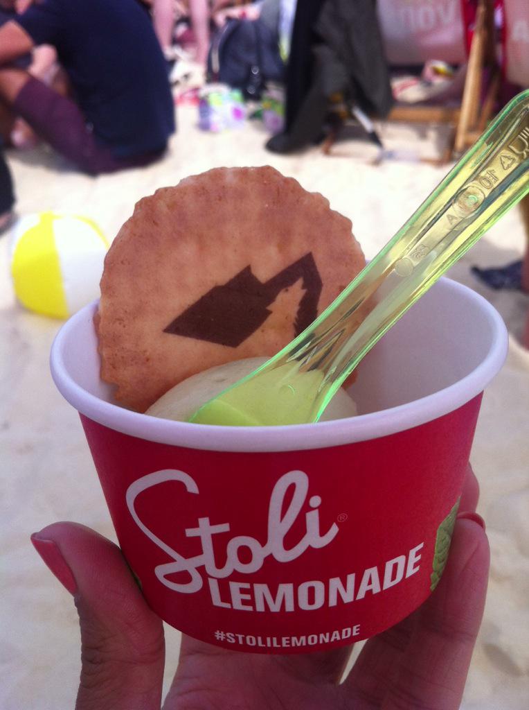 miss_annmaree's tweet photo. London Summer #stolilemonade #londonlife http://t.co/LVsyHwCG4V