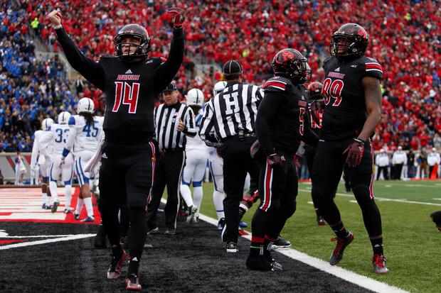 SportsSociety15's tweet photo. Who will win the Chick Fil A Kickoff game?

RT - Louisville Cardinals 🔴⚫️
FAV - Auburn Tigers 🔶🔷 http://t.co/BEu2osaQhE
