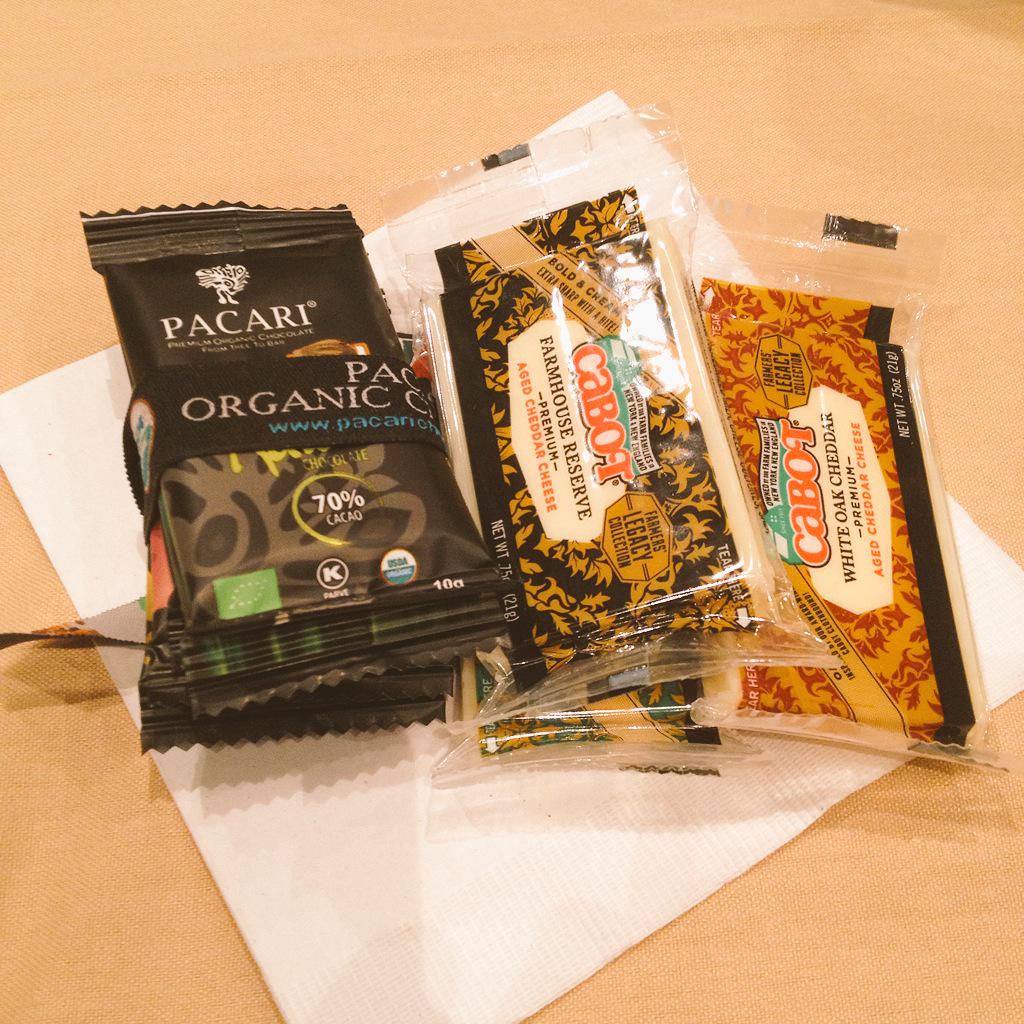 jerseygirlcooks's tweet image. Thank you @cabotcheese &amp;amp; @pacari for our morning snack. #FWCon #snackheaven #Iwillworkouttomorrow
