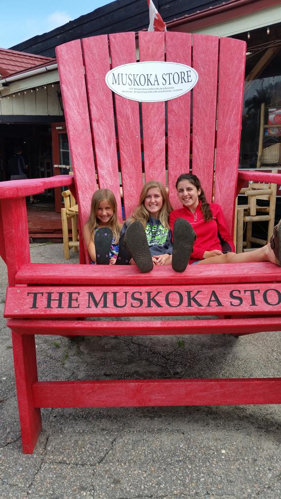 3ccfbfe468df47c's tweet photo. Holidays yay! #themuskokastore #bigred http://t.co/5bzgGn554f
