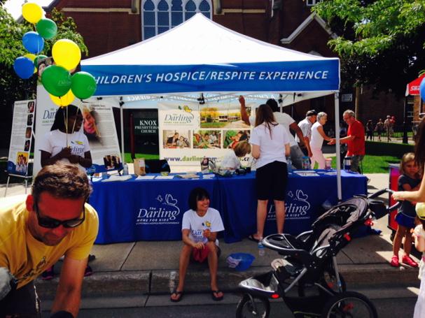 Mel_Jackson3021's tweet photo. The Darling Home hits the Milton Farmers Market @darlinghome4kid @Carly_Syme http://t.co/9bEISnJHpr