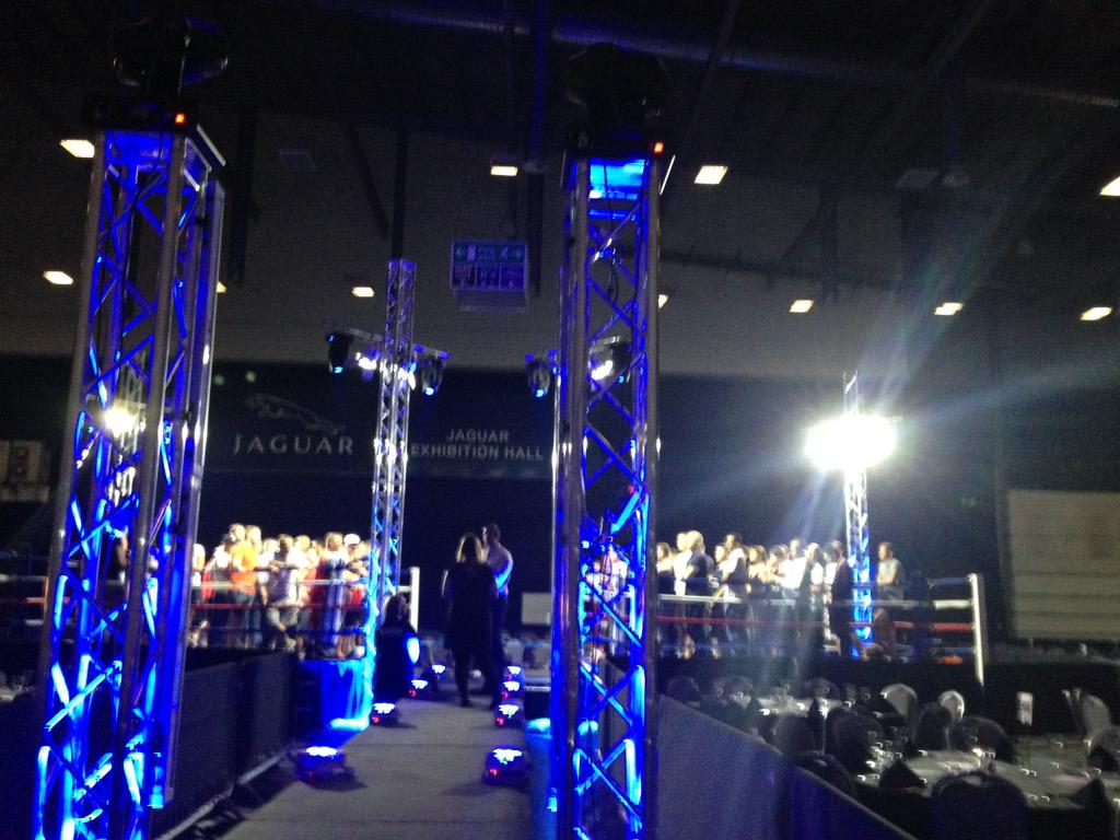 missjmillward's tweet photo. Prelims @RicohArena @uwcb1 http://t.co/GKufqe0cY1