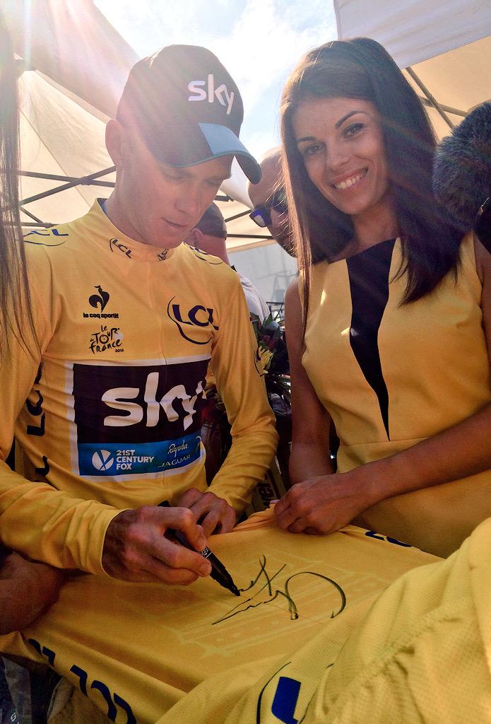 LeTour's tweet image. RT pour gagner ce #MaillotJaune / to win this @MaillotjauneLCL! @lecoqsportif
