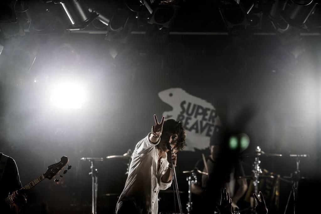 渋谷龍太の身長 ファッション 髪型 メイクなどの情報まとめ Super Beaverのボーカル Arty アーティ 音楽 アーティストまとめサイト