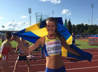 SILVER! Carolina Johnson! 3000 meter hinder! Ja!   svt.se/sport/em-silve… <a href="/SvenskFriidrott/">Svensk Friidrott</a> #jem15