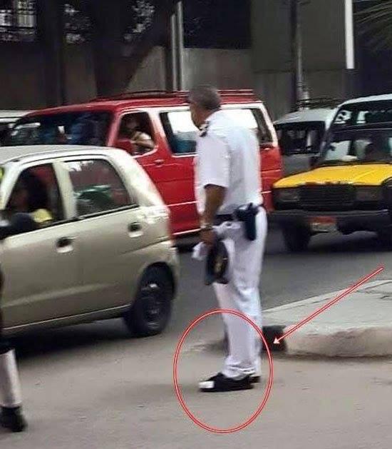 #اليوم_السابع | "صحافة المواطن".. تحية لرجل شرطة يؤدى واجبه رغم كسر قدمه بـ #الإسكندرية
goo.gl/qidQom