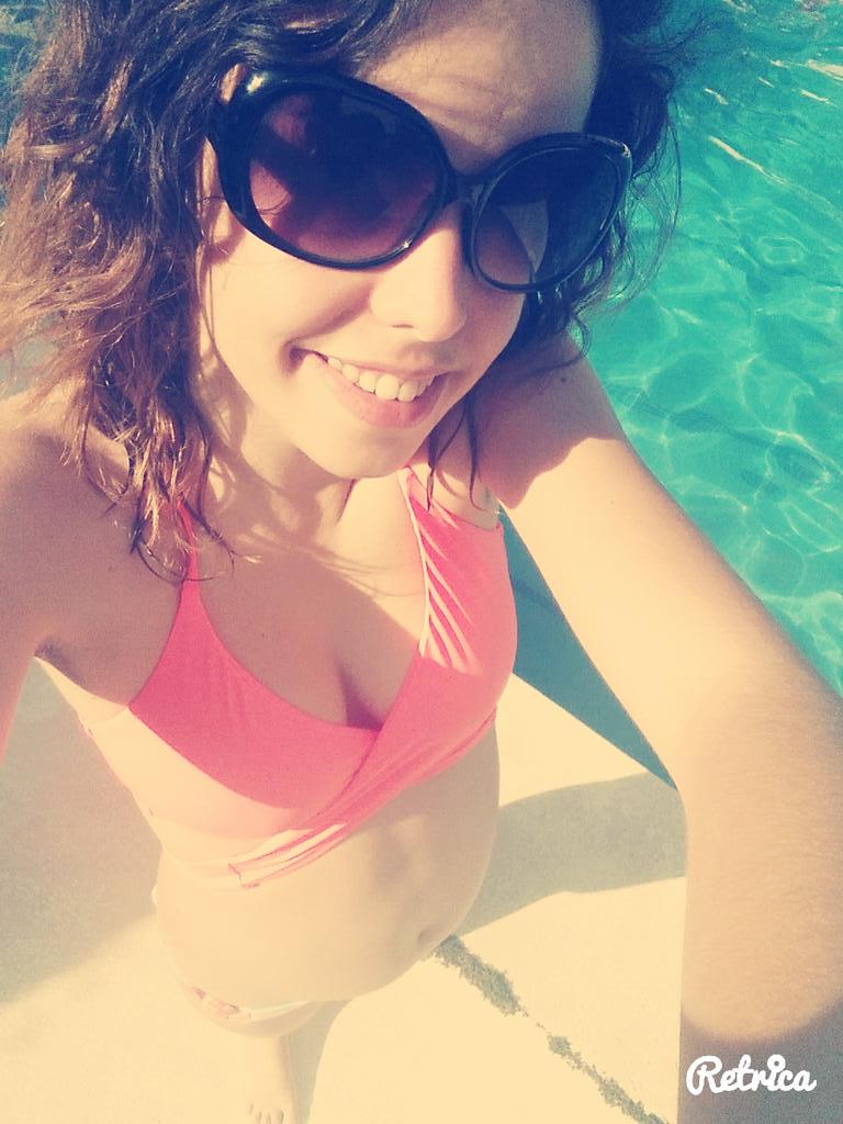 veronica_me_too's tweet photo. Dia de piscina #MegustoWS 💖 http://t.co/NbGCK2Zzgz