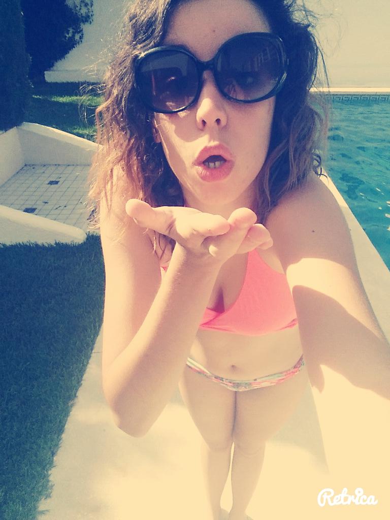 veronica_me_too's tweet photo. Dia de piscina #MegustoWS 💖 http://t.co/NbGCK2Zzgz