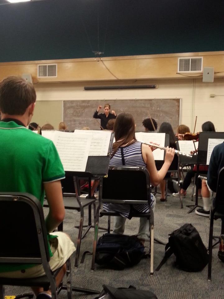 MITMCon's tweet photo. Day 6: Working on some #Beethoven with our amazing guest conductor Karina Canellakis! #musicinthemountains #MITMCon http://t.co/9L1tGxJBrf