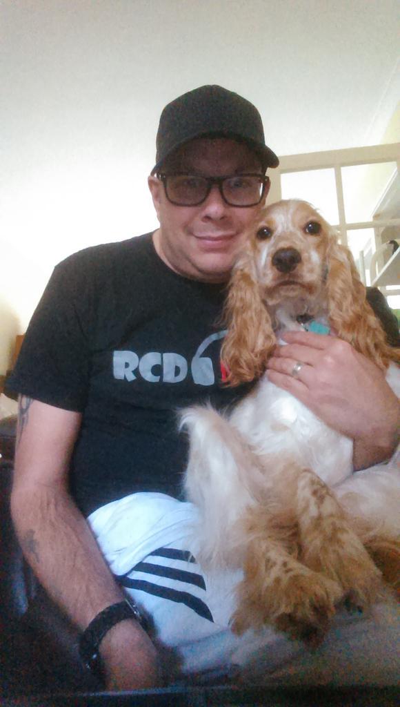 SpacedCadet1978's tweet photo. @RCDRadio me n' the little madam listening to RCD Radio online http://t.co/3NaAMaB6RP