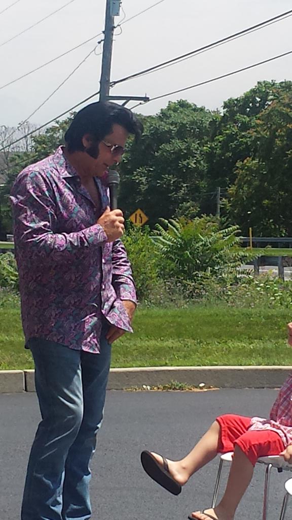 AppCoffees's tweet image. There's been an Elvis sighting at @sugarshakercafe!