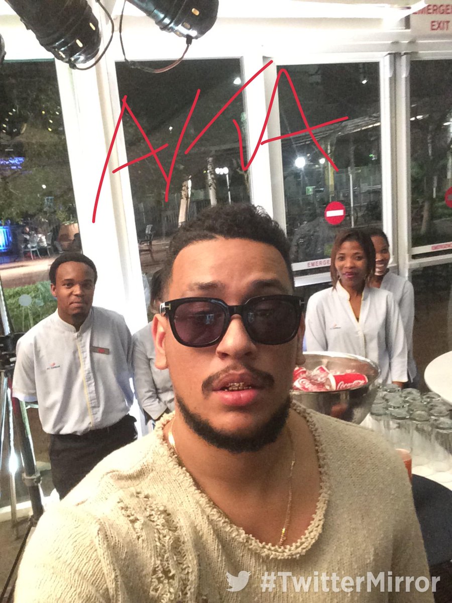 MTVBaseAfrica's tweet photo. Hanging out with with Akaworldwide at the #MTVMAMA2015 #TwitterMirror http://t.co/WxYdz887g1