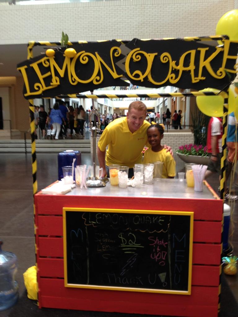Cashoffer4homes's tweet photo. Congratulations to my daughter for winning first place! http://t.co/O4SEtKrsxK