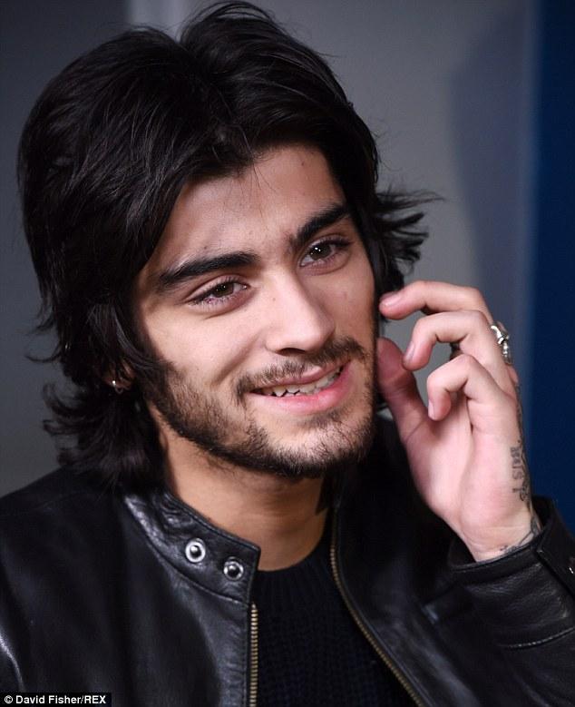 TakeMeToLarry's tweet photo. Love this boy 😭😭😭#ZaynAppreciationDay #ZAYNHASNOCHILL http://t.co/vjLBGpKvRZ