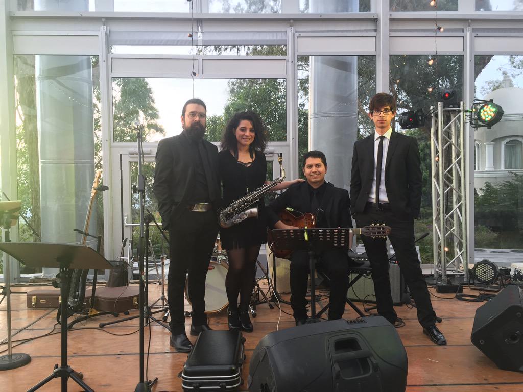 Listos para tocar! <a href="/ImoxJazz/">Imox Jazz</a> e invitado. <a href="/monterrosomusic/">Antonio Monterroso</a> <a href="/simonpedrowski/">simonpedrowski</a> <a href="/DavoBatz/">David Batz</a>