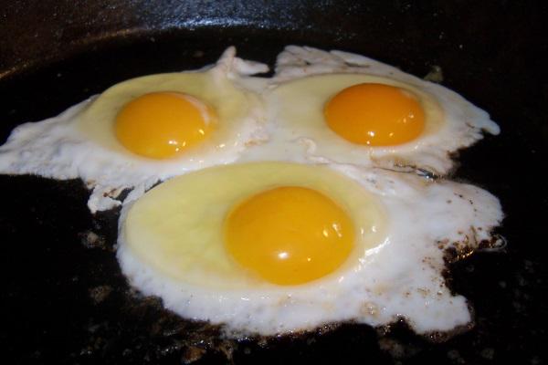 anabolicminds's tweet image. This is your brain on fried eggs: Brain, motivation… anabolicminds.com/articles/this-… #Nutrition #Research #behaviorchanges