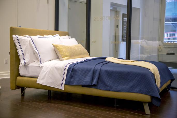 bedroomsession's tweet image. Learn How to Fold a Fitted Sheet Like a Pro #inthebedroom #awesometip  instyle.com/news/learn-how…