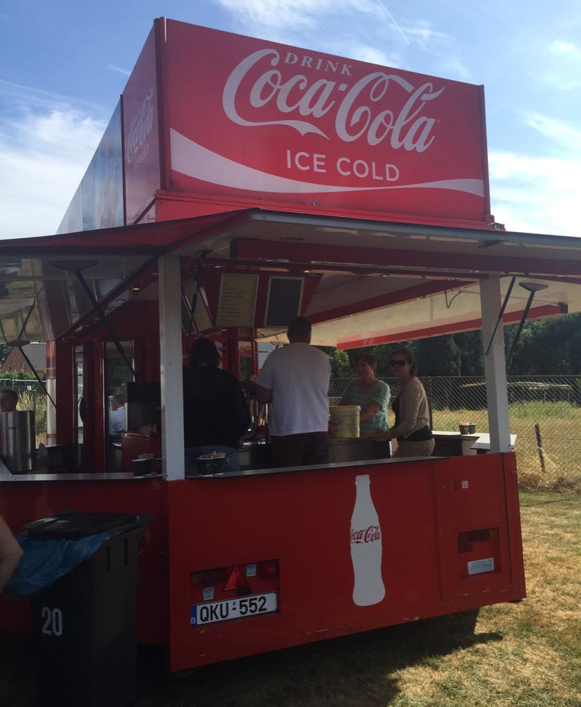 ChrisChavez's tweet photo. Dear America,
Elements for a great track meet. 
Open seating, fried goodies and beer/soda
Sincerely,
Europe http://t.co/jbx4tGFnsD