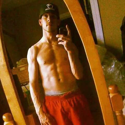 LoyaltyJd's tweet photo. Reppinn no flexxin. Only bowflexxn! Haha http://t.co/VFddXAIT2w