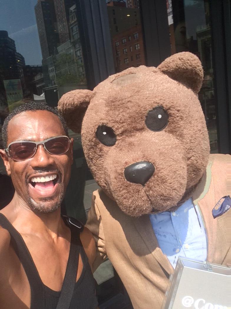 Ardjazz's tweet photo. I guess I'm into bears now. Who knew? http://t.co/oAG1ftS18s