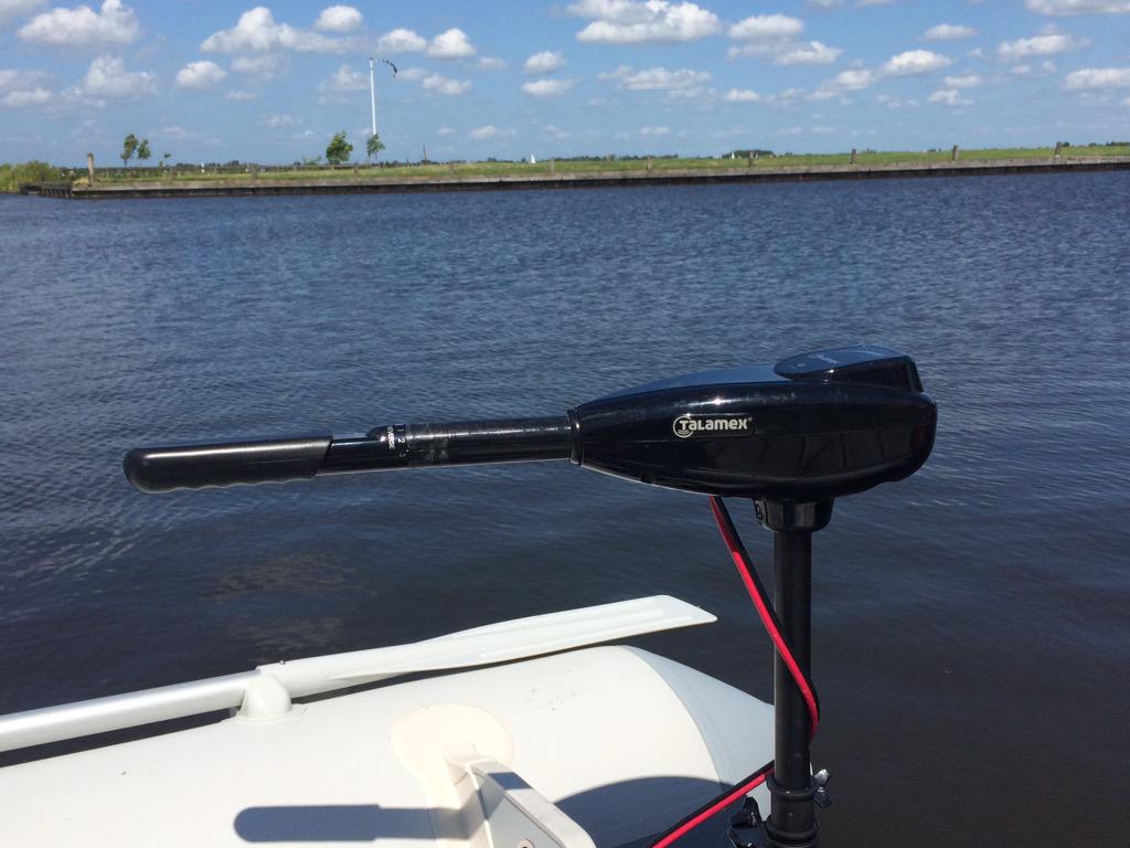 Talamex's tweet photo. Enjoying beautiful #friesland #watersport #talamex #electromotor #reddingsvesten http://t.co/bXhNEaSo5P