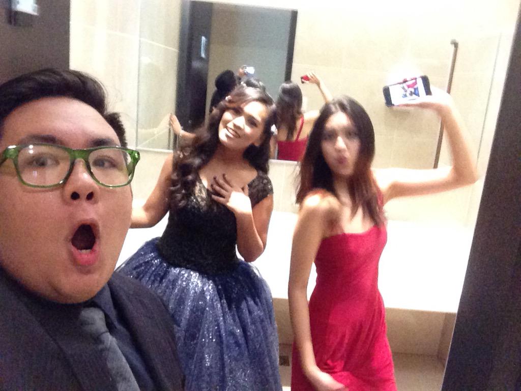 geolurhead's tweet photo. Blurred lines gaming on point. Happy debut, @MAUDAYANGHIRANG!!! #MAUx18 😁 http://t.co/7GOZw5JYIg