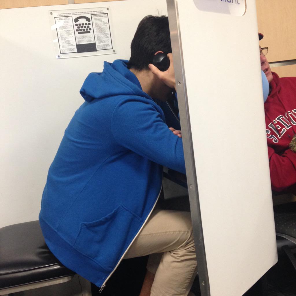 When you stranded at the Jaques Cartier Arena and gotta call the rents #SOS #Whipit