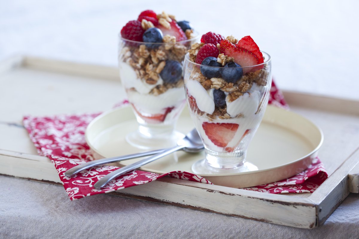 WanderlustFest's tweet photo. #RECIPE: This parfait is a great, breakfast, snack OR dessert: http://t.co/bN0rbaApE1 #TheWorldIsMyGym #KashiGoLean http://t.co/b1wMmByEZg