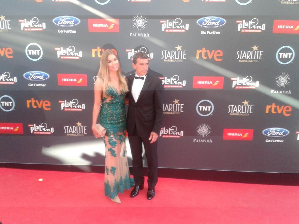 PremiosPLATINO's tweet photo. #AlfombraPLATINO La esperadísima aparición de @antoniobanderas. Premio PLATINO de Honor del Cine Iberoamericano. http://t.co/h48KXQnYfM