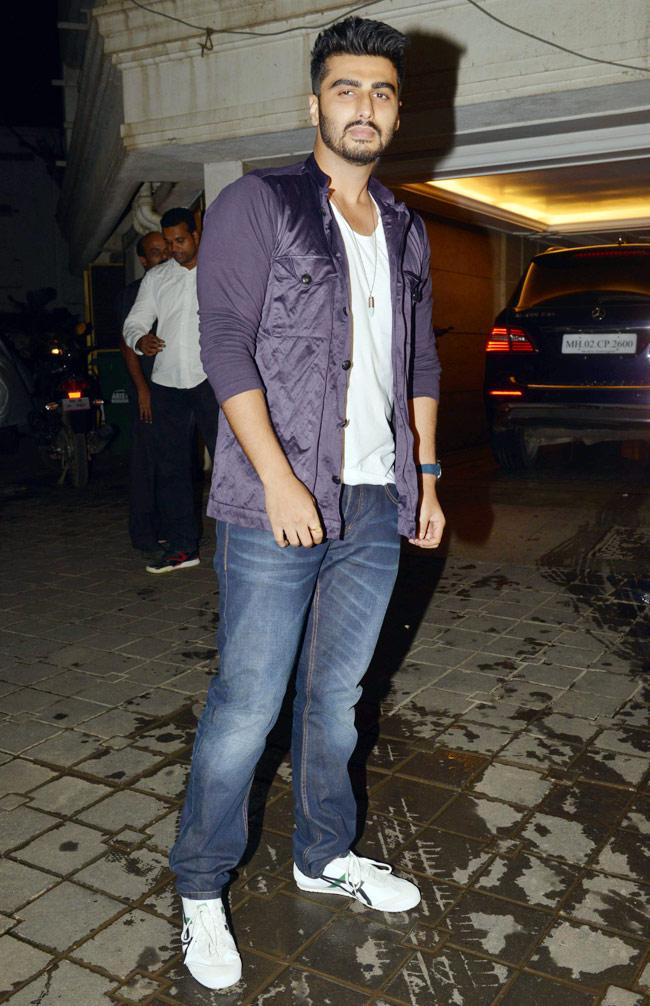 UniverseArjunK's tweet photo. @arjunk26 at PC's birthday party he is looking sooo cute http://t.co/GxQaZxU4dR