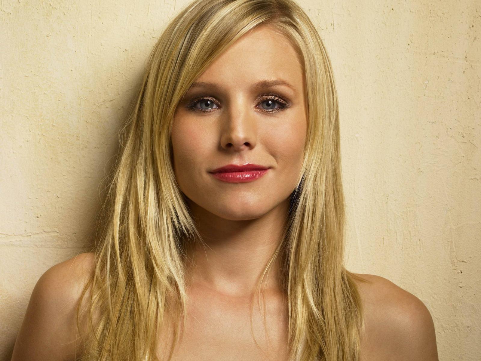 Happy Birthday to Kristen Bell, who turns 35 today! 