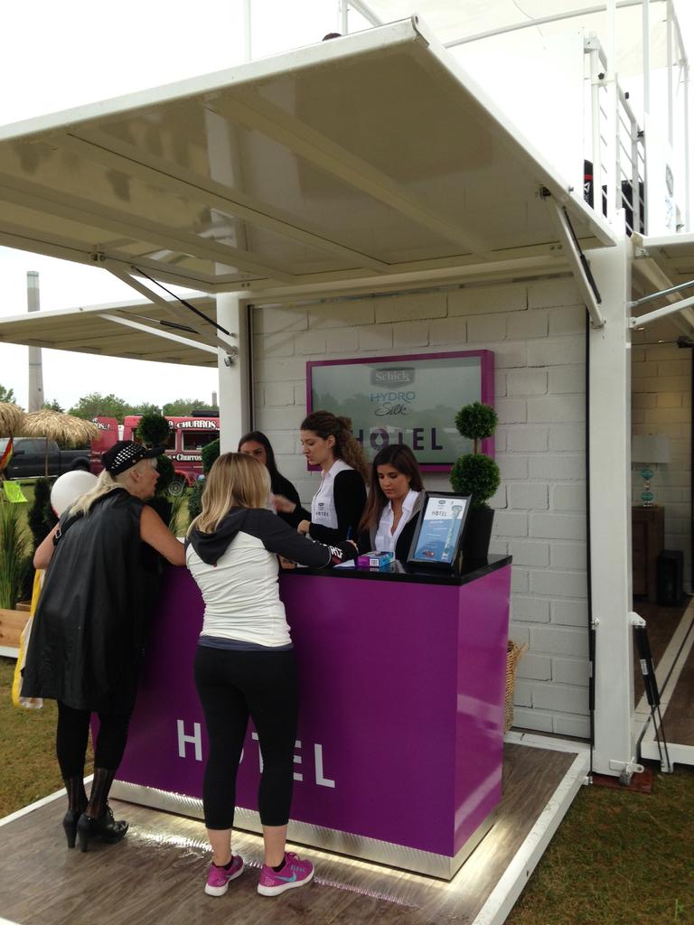 spgnetworld's tweet photo. The Hydro Silk Hotel is @ BeachesJazzFest this weekend! visit for a free Hydro Silk TrimStyle sample and massage! http://t.co/Rb4grXZIcx