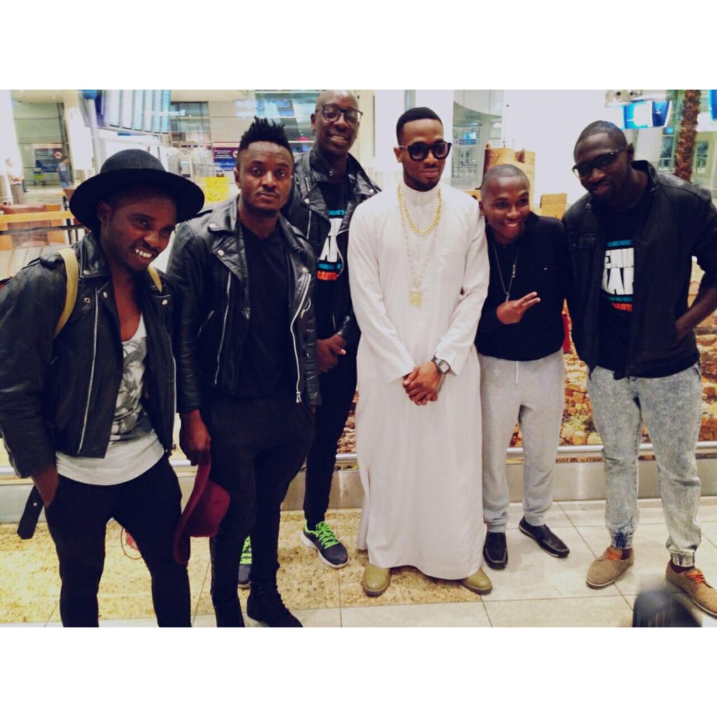 sautisol's tweet photo. Congrats @IamBangalee for winning the #evolutiondbanj #EvolutionAward @MTVbaseAfrica #MTVMAMA2015 👏👏 http://t.co/Qqkj3q5wQ6