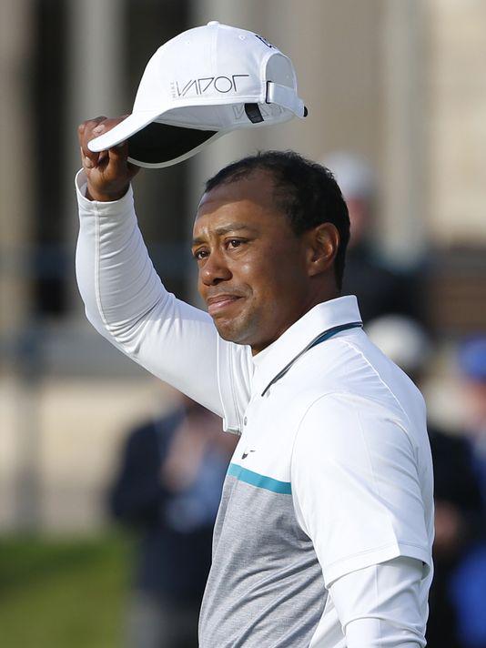 azcentral's tweet photo. Tiger Woods misses cut at the British Open. http://t.co/Hs72l02fFD http://t.co/aLm0rzZNna