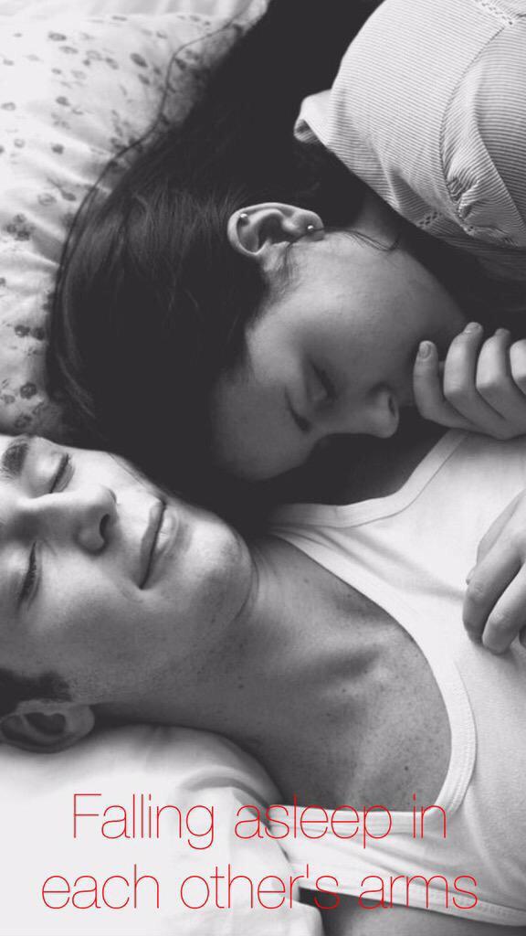 CuteLittleThinx's tweet photo. Falling asleep in each other's arms xxx
#CuteLittleThings http://t.co/H2gHwbMcy9