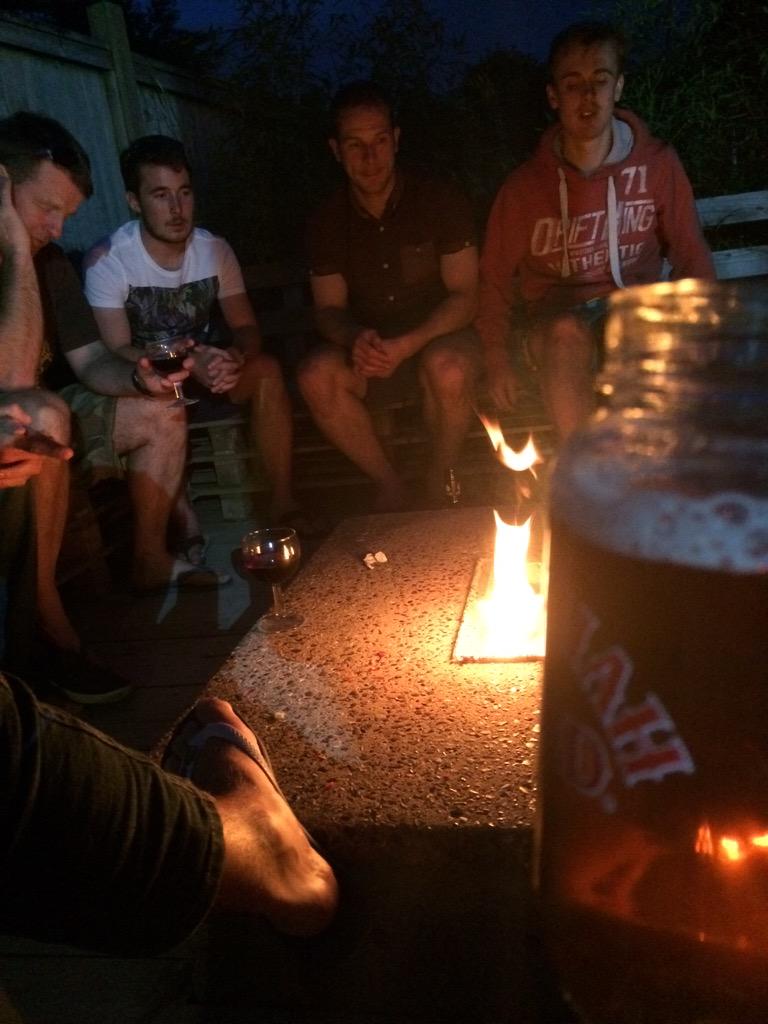 Alid321's tweet photo. Bedford men's 1st XI BBQ @JeremiahWeed loving the fire! #drinksofkings whilst listening to @IggyPop #lustforlife http://t.co/zIs75Akezv