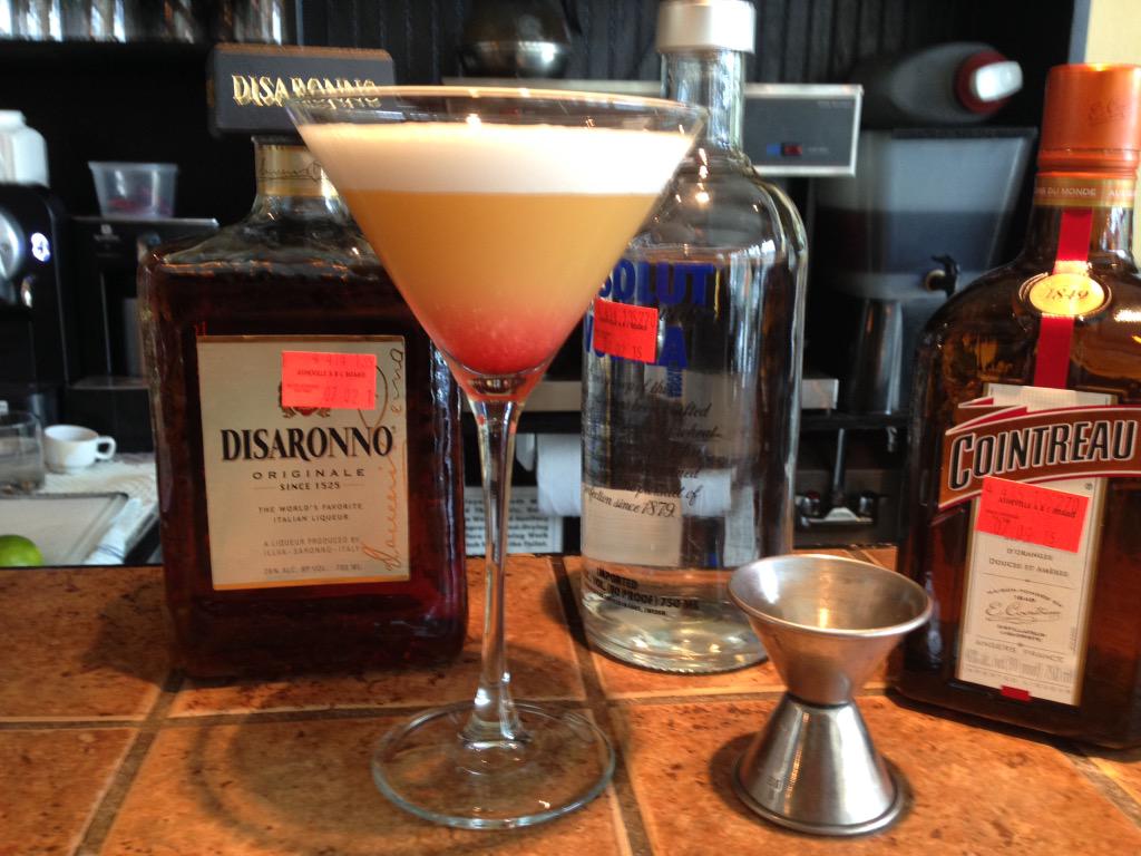 Presenting the <a href="/figavl/">FIG Bistro</a> cocktail for #leaffunkycocktails we call it "Bootsy's Funky Dream" #avleat #avlwine