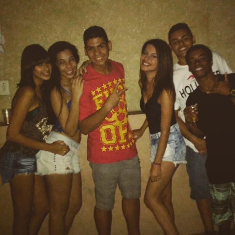ThaisSR4's tweet photo. #D'ontem #migoss resenha do Vitor http://t.co/VLnS2FsXGf