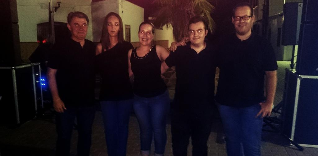 CorazonFlamenc's tweet photo. Fabulosa noche de #flamenco en Bar El Salón de #Algallarin. Muchas gracias por vuestra calurosa acogida! #concierto http://t.co/tvoyXjOiGy