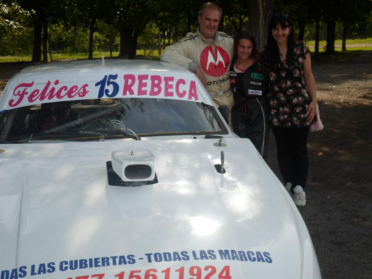 Andria_Dom's tweet image. @Funtime15 Rebeca Farini pasalo lindo estamos con vos Felices 15 feliz vida.papa mama.#FunTime2015"