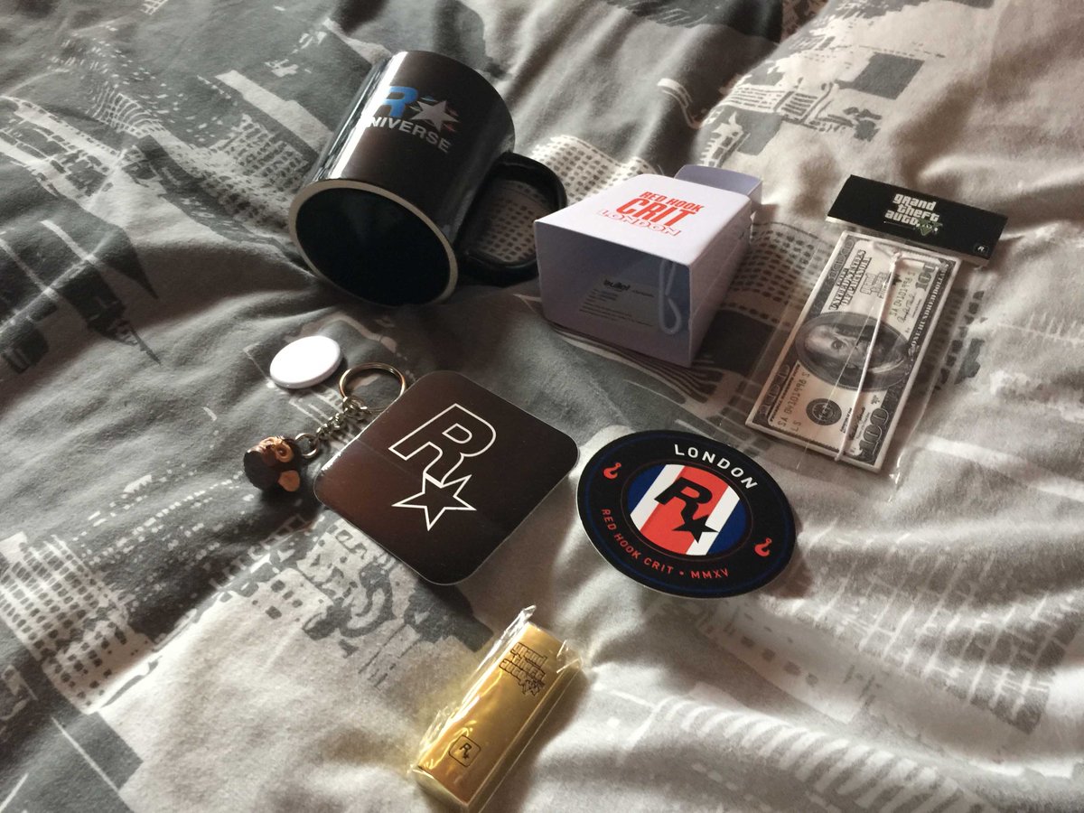 RStarUniverse's tweet image. FINAL GIVEAWAY!! RT to win this #GTAV bundle + a Rockstar Universe Mug! Ends tomorrow at 3pm UK time #1YearOfUniverse