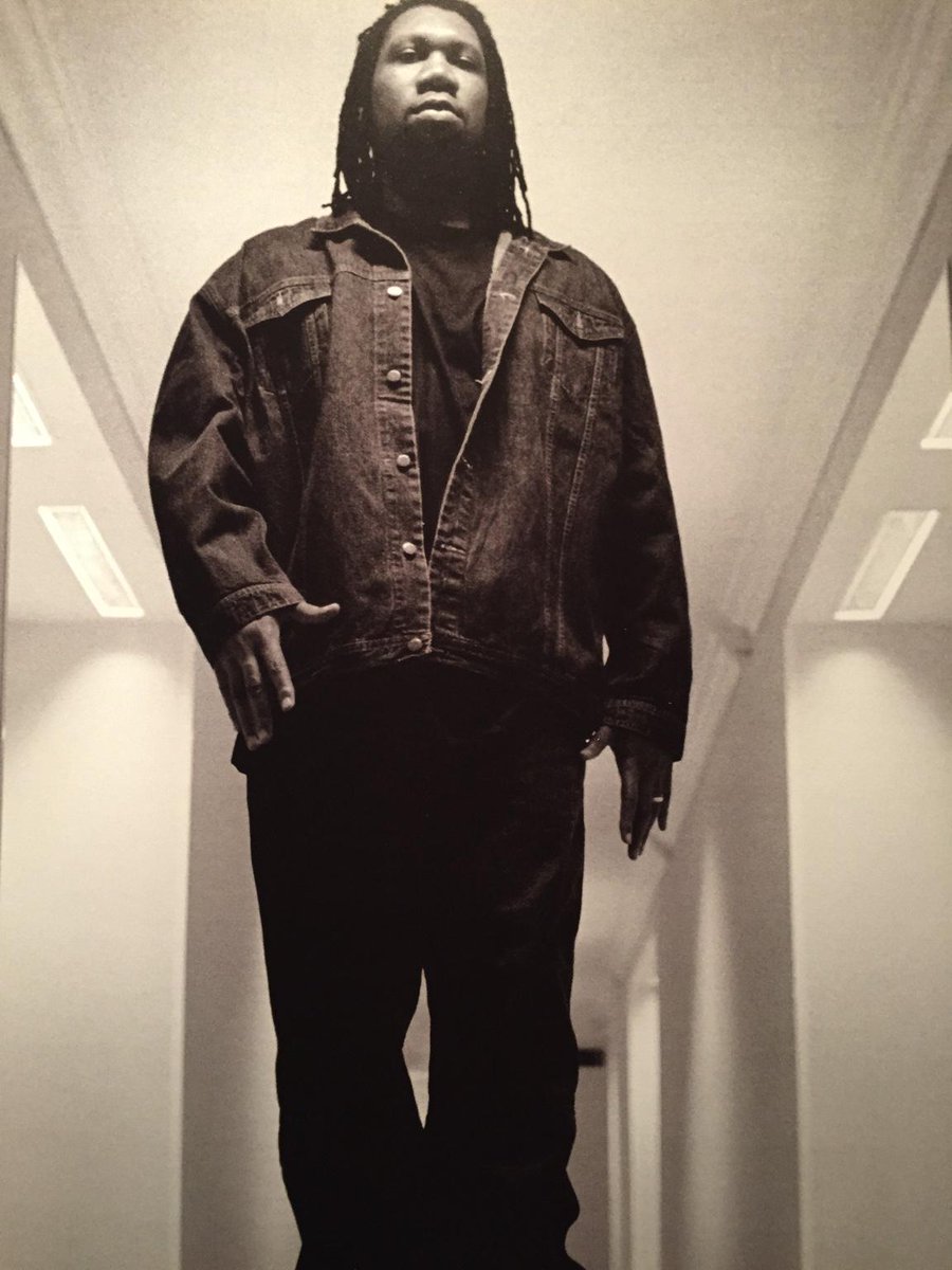 MrChuckD's tweet photo. THE Room temperature of HipHop changes when @IamKRSOne walks in a RAP room. Yes in 2016 more than EVER. http://t.co/J08LWOjFOH