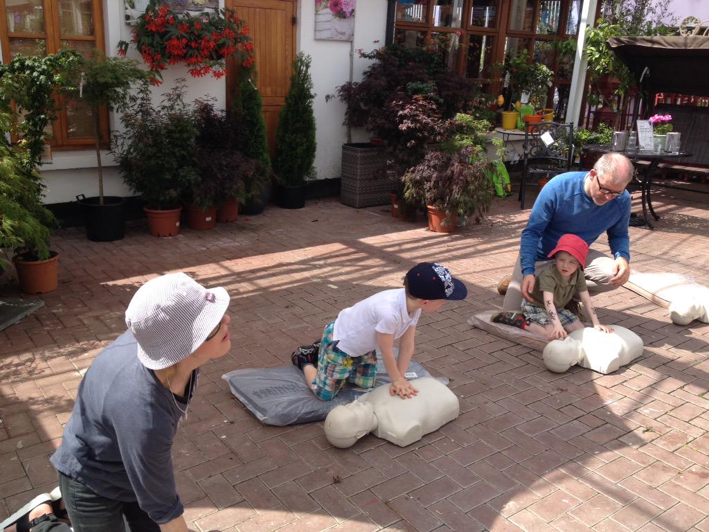 alan_coleman's tweet photo. #NationalCPRDay #BeatingAgain #July18th #CitizenCPR. Well the future is Safe with these Boys on board 😊 http://t.co/1UgeVCWl8P