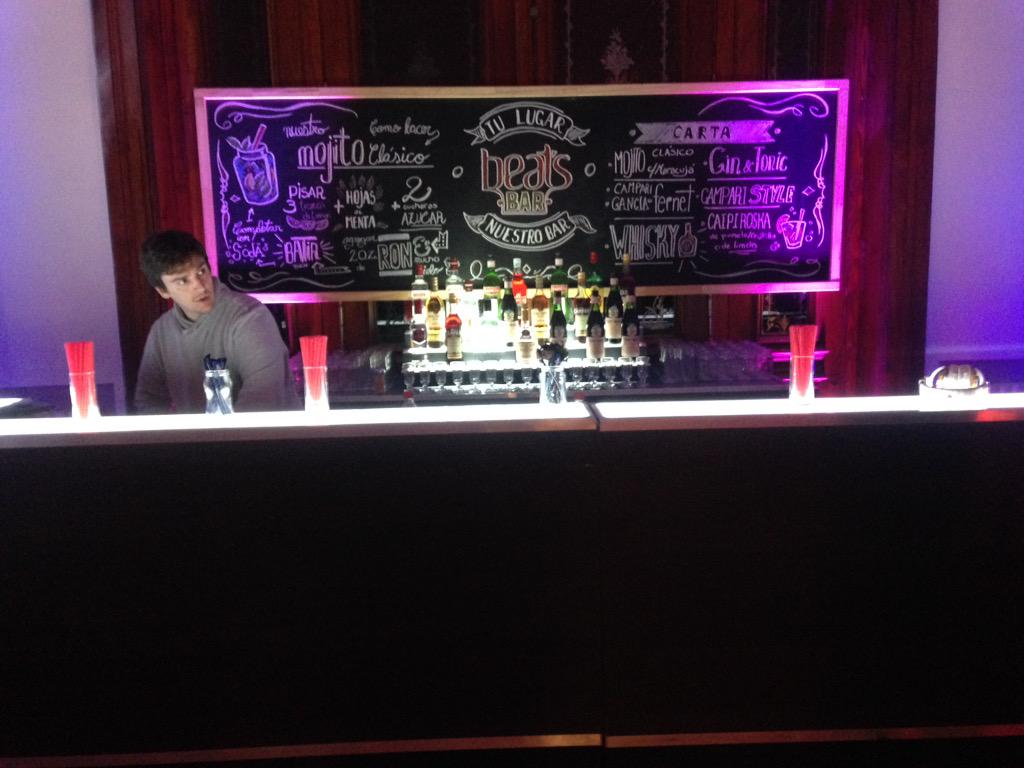 Todo listo para esta noche BEATS BAR
