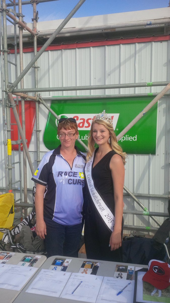 DarrenToombs's tweet photo. Evening at the races with @missteencsask #raceforthecure http://t.co/BGIyVdkk4L