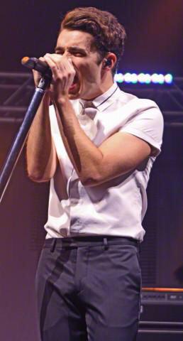 TWDirtyGirls's tweet photo. #HallamFMSummerLive Nathan Sykes http://t.co/V2X5zrJuDZ