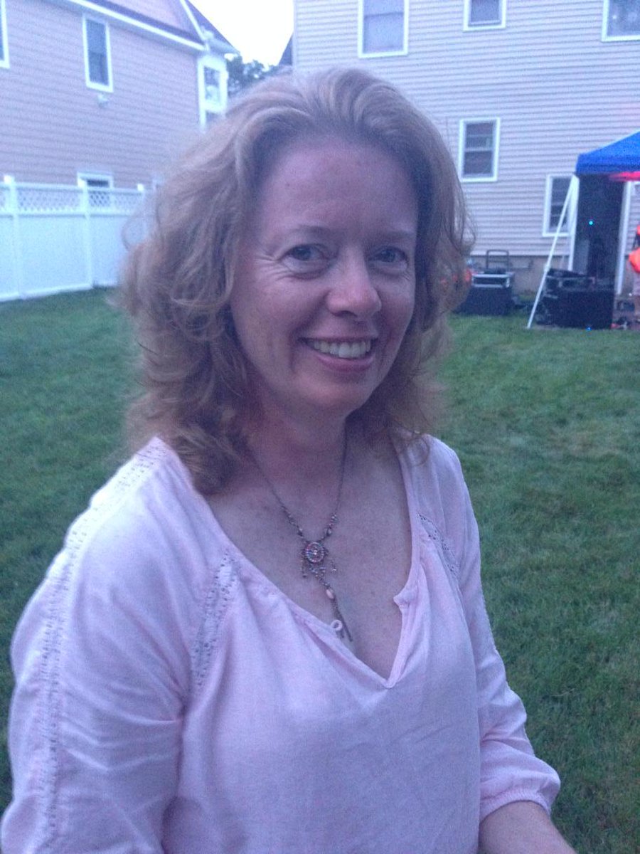 Happy 50th to my sister Eileen!
🎈🎂🎁🎈🎂🎁